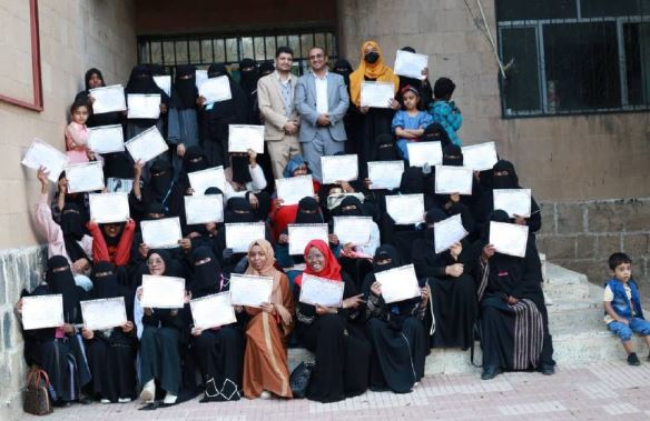 مؤسسة نماء تحتفل بتخرج45 لاجئة في مجال صناعة الحلويات والخياطة