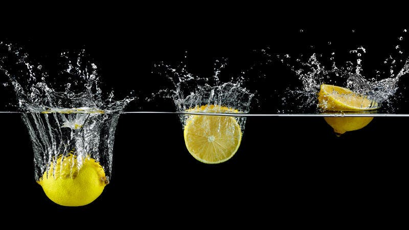 فوائد الليمون مع الماء