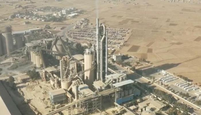 عدوان إسرائيلي يستهدف مصنع اسمنت عمران ومطار صنعاء