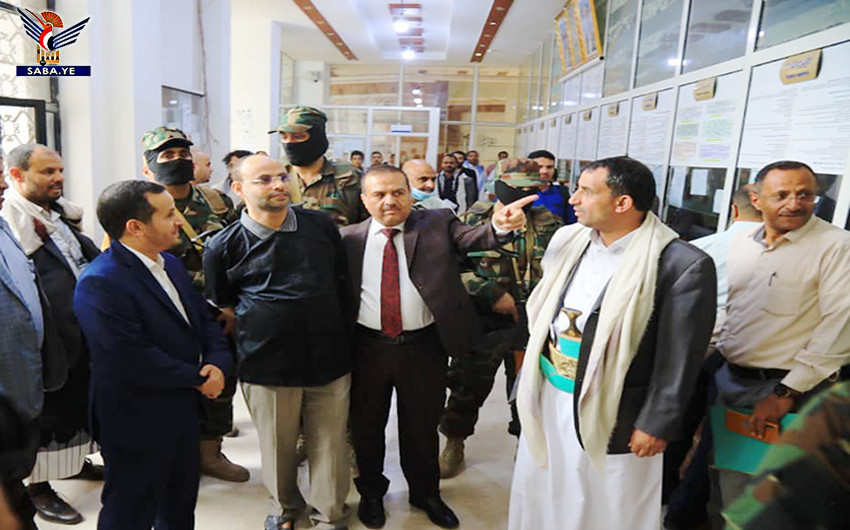 الرئيس المشاط يزور وزارة الصناعة ويشيد بجهودها