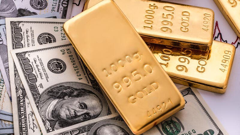 الذهب يتجه قرب مستوى 1800 دولار