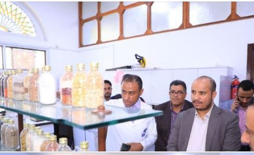 وزير الصناعة يطلع على نشاط هيئة المواصفات