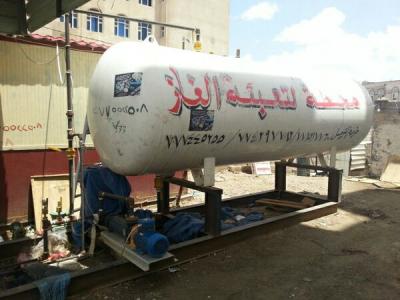 تمويل عدد من محطات السيارات والمطاعم بالغاز في صنعاء