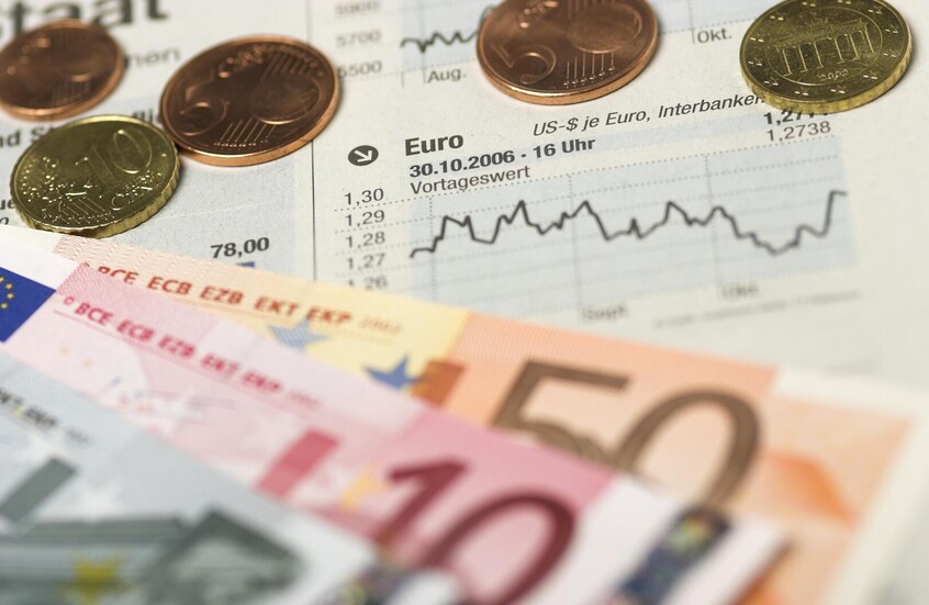 كيف انعكست مكالمة بوتين وترامب على البورصات العالمية؟
