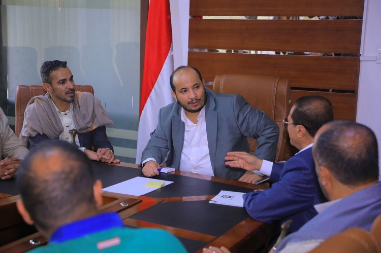اجتماع للصناعة والغرف التجارية برئاسة المطهر يناقش تنفيذ توجيهات الرئيس المشاط
