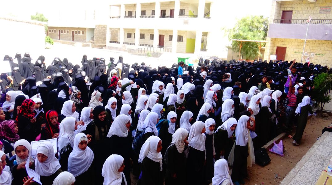 حكومة صنعاء تعلن بشرى سارة للمعلمين