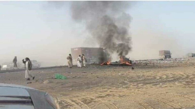 انفجار سيارة مفخخة بقافلة أسلحة في مدينة مأرب