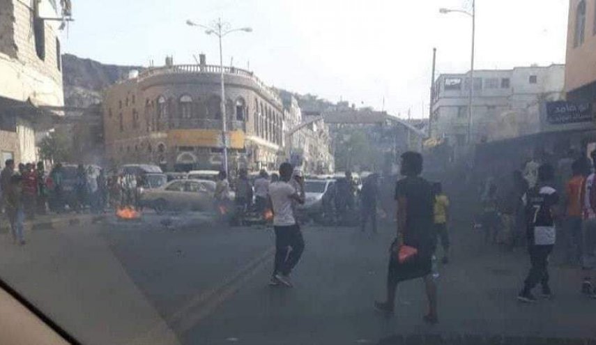 دعوات شعبية في عدن لمنع عودة حكومة هادي