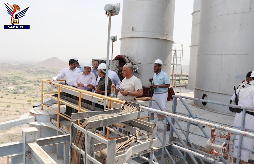 وزير الصناعة يزور مصنع باجل يؤكد دعم صناعة الأسمنت