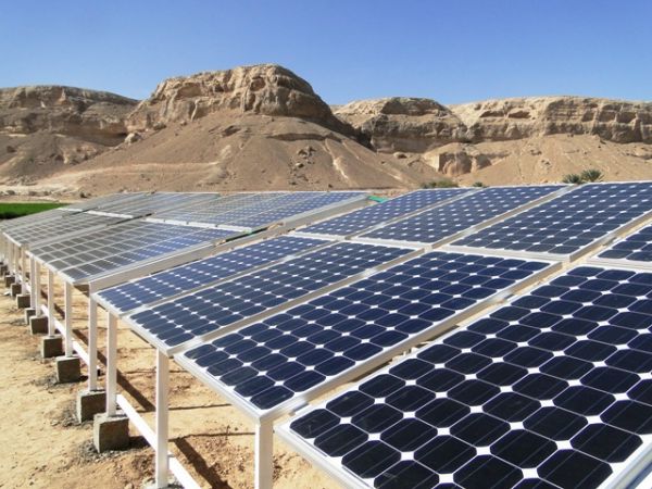 كهرباء صنعاء تعلن التوجه نحو الطاقة البديلة