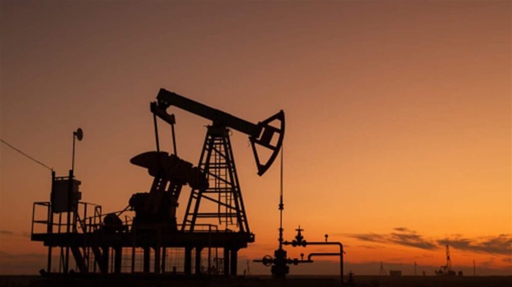 أسعار النفط تسجل أدنى مستوى في ثلاثة اسابيع