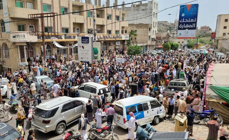 تواصل المظاهرات في مدينة تعز للأسبوع الرابع وتهديدات بالتصعيد