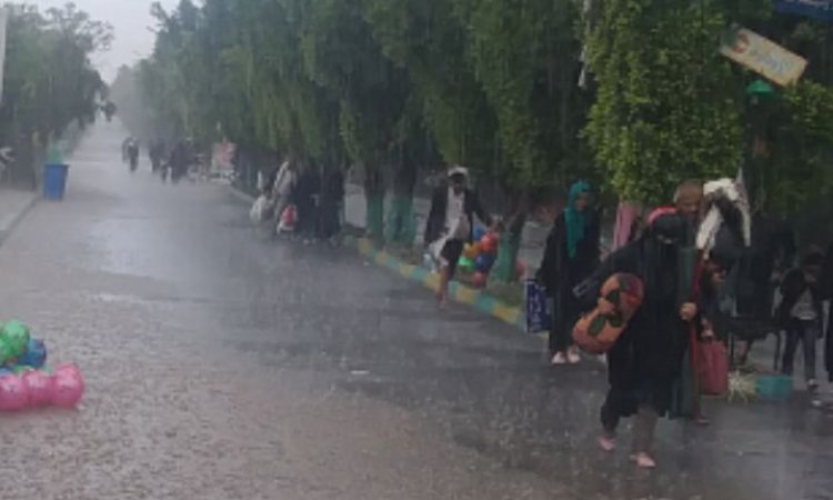 أمطار رعدية مصحوبة بحبات البَرَد تضرب معظم المحافظات اليمنية