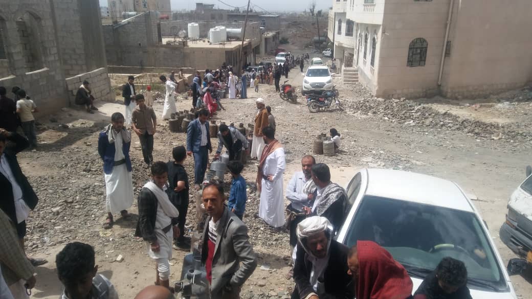أزمة الغاز في اليمن تضاعف معاناة المواطنين