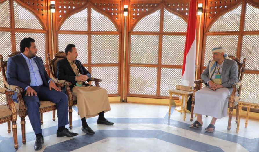 حث على توفير السلع بأسعار مناسبة .. المشاط يستقبل رجل الاعمال فاهم ونائب رئيس الغرفة السياني