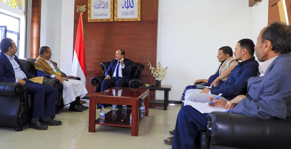 الصناعة والأشغال يناقشان الحد من الحمولات الزائدة للشاحنات
