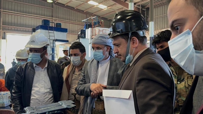 وزير الاقتصاد يزور المصنع اليمني لأسطوانات الغاز