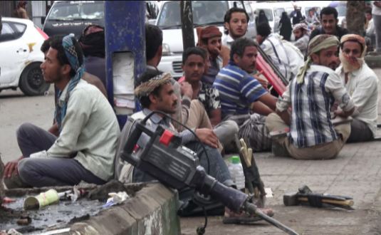 الحرب تخلف أوضاعا كارثية على عمال اليمن