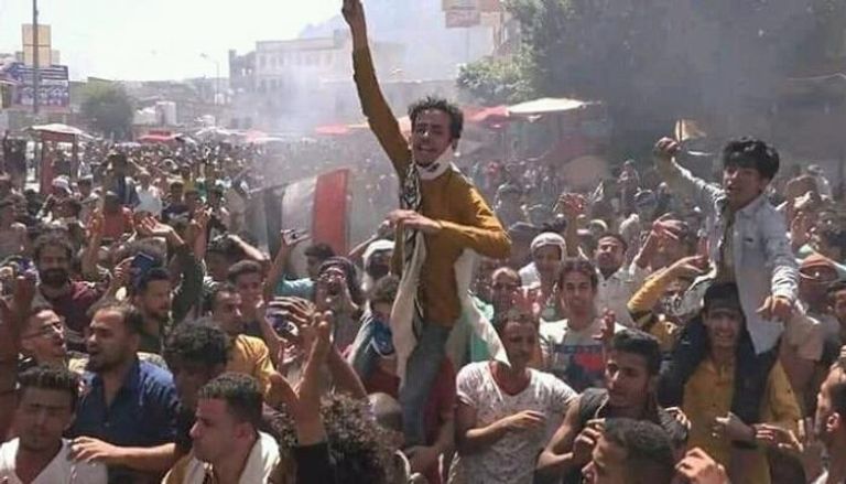الإصلاح يقمع بالرصاص مظاهرة للجياع في مدينة تعز