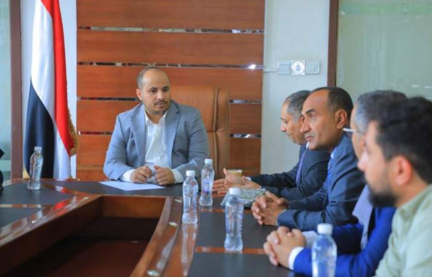 صنعاء .. مناقشة خطوات توطين الصناعات الدوائية