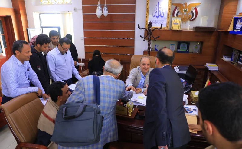 وزير الاقتصاد يلتقي المواطنين في اليوم المفتوح