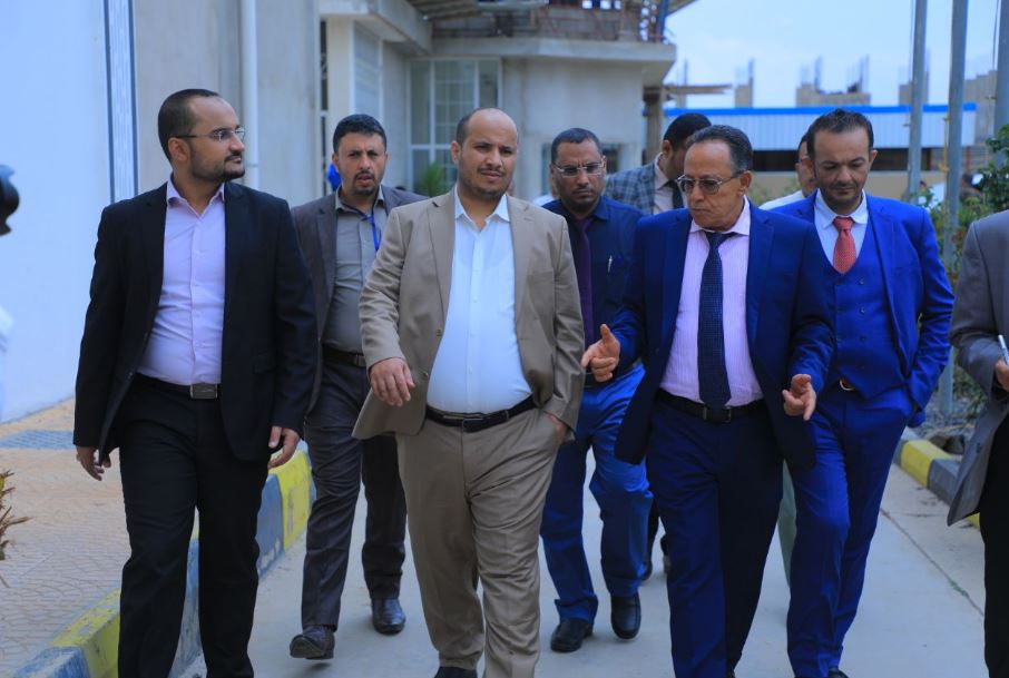 وزير الصناعة : سنعمل على إحلال تدريجي للمنتجات الدوائية المحلية بدلا عن المستورد
