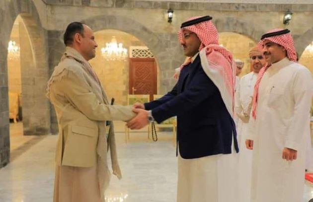 صحيفة عربية تكشف خفايا إقتصادية لزيارة السفير السعودي إلى صنعاء